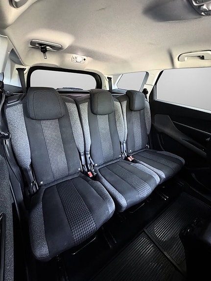 Peugeot 5008 16 of 22