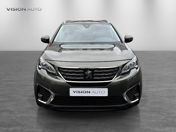 Peugeot 5008 2 of 5