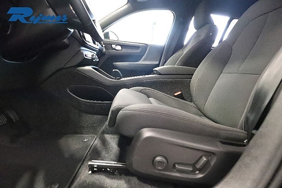 Volvo EX40 8 of 20
