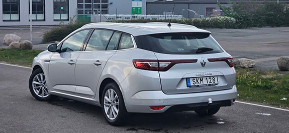 Renault Megane IV 2 of 5