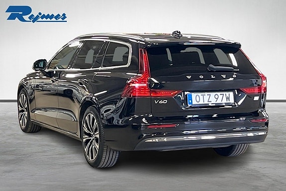 Volvo V60 2 of 5