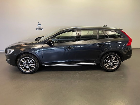 Volvo V60 Cross Country 3 of 5