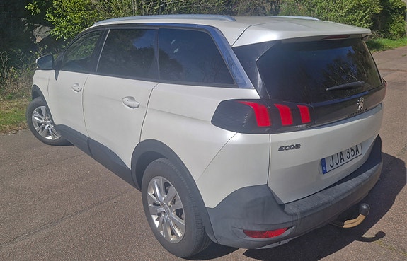 Peugeot 5008 4 of 5