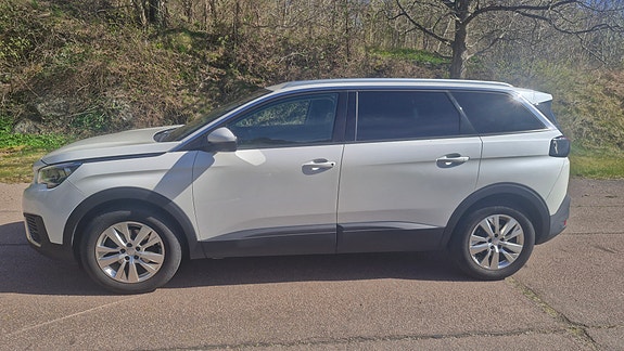 Peugeot 5008 3 of 5
