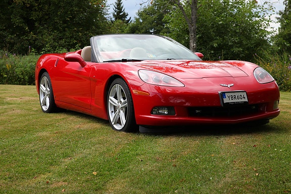 Chevrolet Corvette 3 of 5
