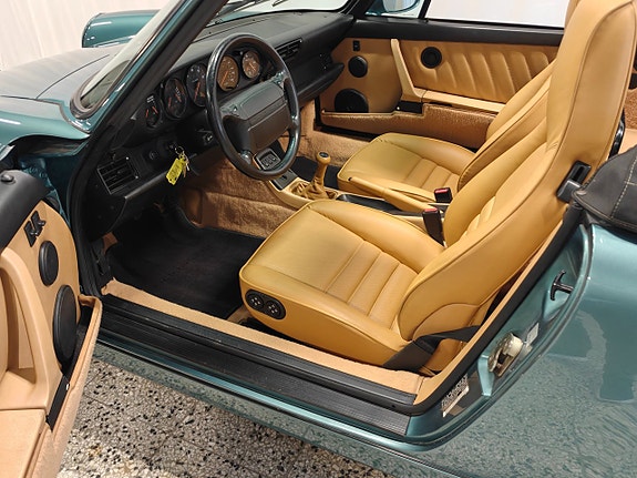 Porsche 911 3 of 5
