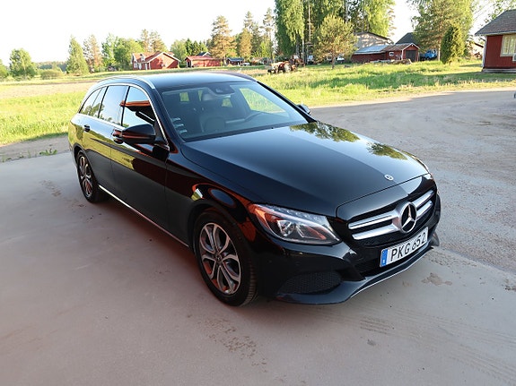Mercedes-Benz C220 d 3 of 5