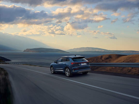 Audi Q4 e-tron 3 of 5