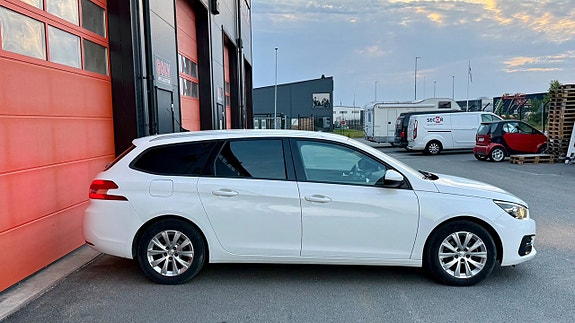 Peugeot 308 SW 4 of 18