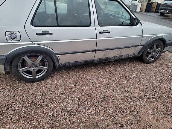 Volkswagen Golf II 2 of 5