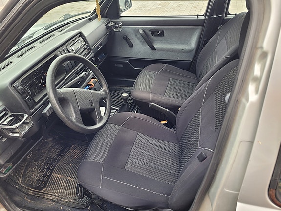Volkswagen Golf II 3 of 5