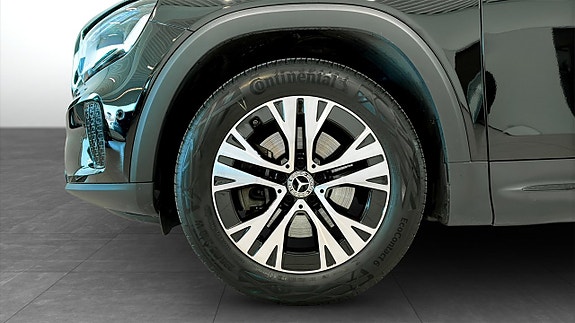 Mercedes-Benz GLB250 12 of 12