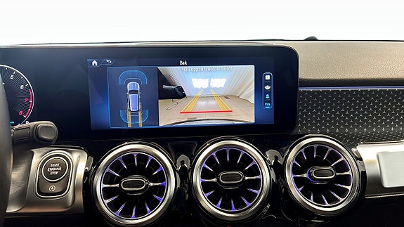 Mercedes-Benz GLB250 10 of 12