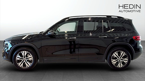 Mercedes-Benz GLB250 3 of 5