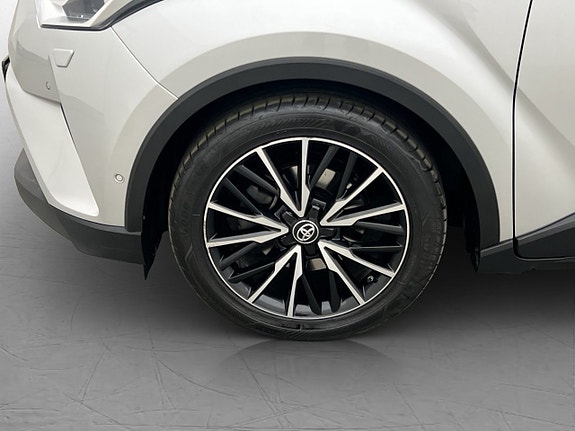 Toyota C-HR 24 of 27