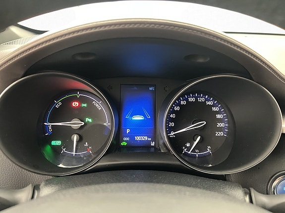 Toyota C-HR 17 of 27