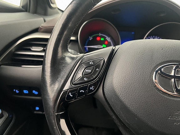 Toyota C-HR 16 of 27