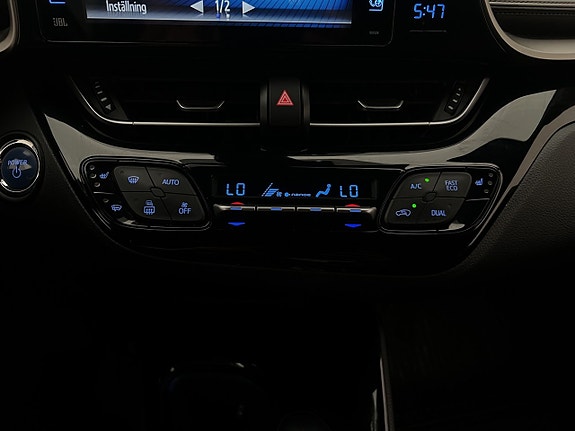 Toyota C-HR 23 of 27