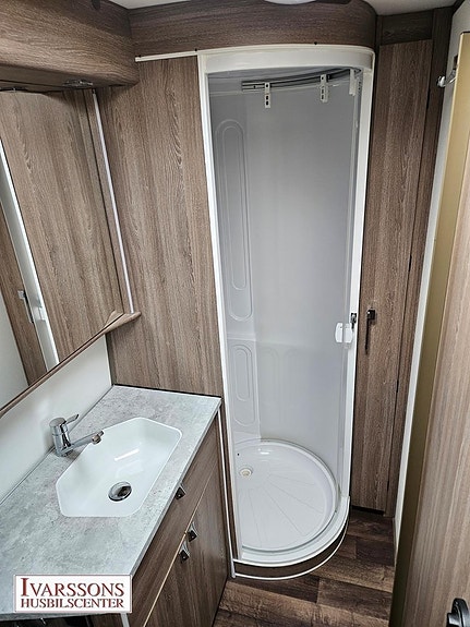 Kabe Royal 780 TDL KS / Dubbelbädd / Badrum bak / Alde / Solcell 17 of 22