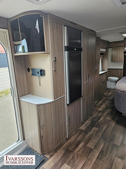 Kabe Royal 780 TDL KS / Dubbelbädd / Badrum bak / Alde / Solcell 7 of 22