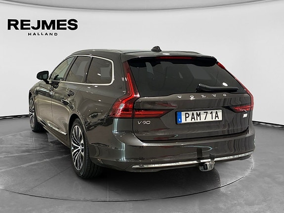 Volvo V90 2 of 15
