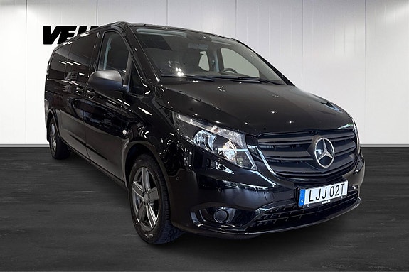 Mercedes-Benz eVito Tourer 2 of 5