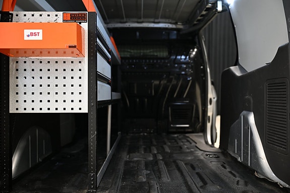 Ford Transit Connect 7 of 29