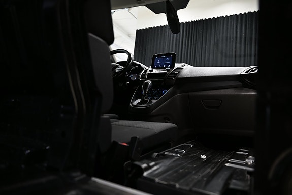 Ford Transit Connect 9 of 29