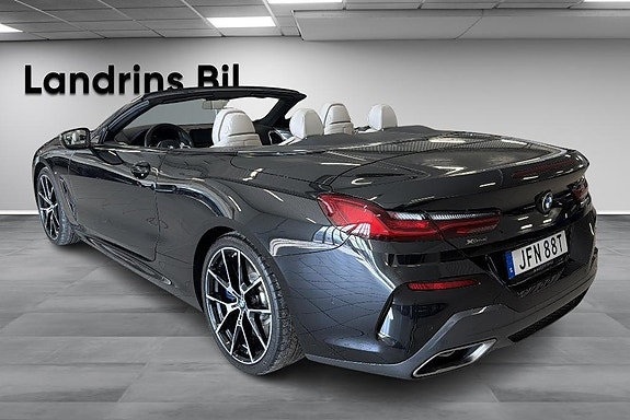 BMW M850i 17 of 18