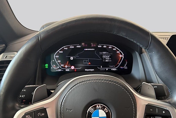 BMW M850i 10 of 18