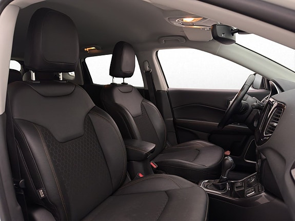 Jeep Compass 13 of 30
