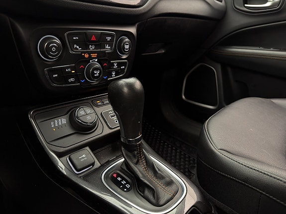 Jeep Compass 23 of 30