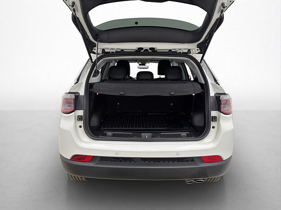 Jeep Compass 10 of 30