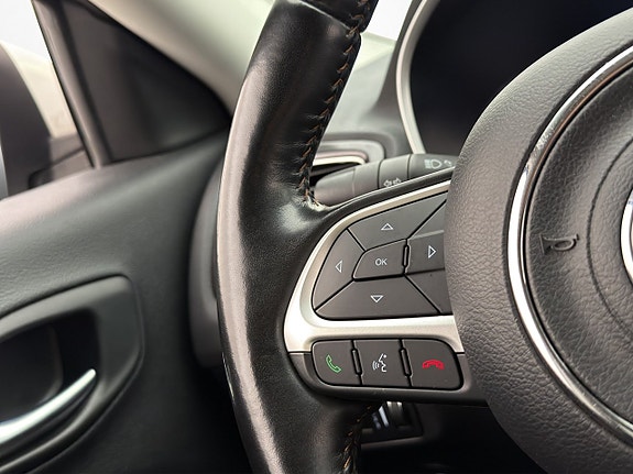 Jeep Compass 28 of 30