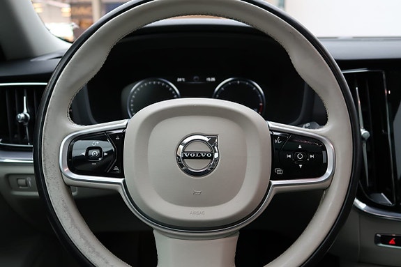 Volvo V60 9 of 24
