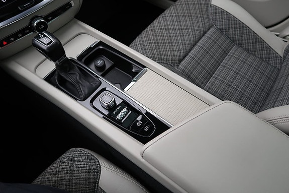 Volvo V60 11 of 24