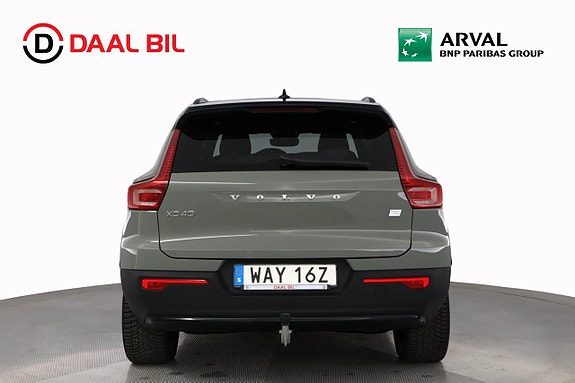 Volvo XC40 8 of 30
