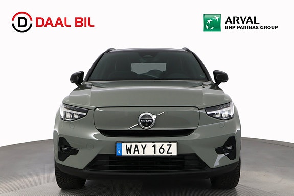 Volvo XC40 3 of 30