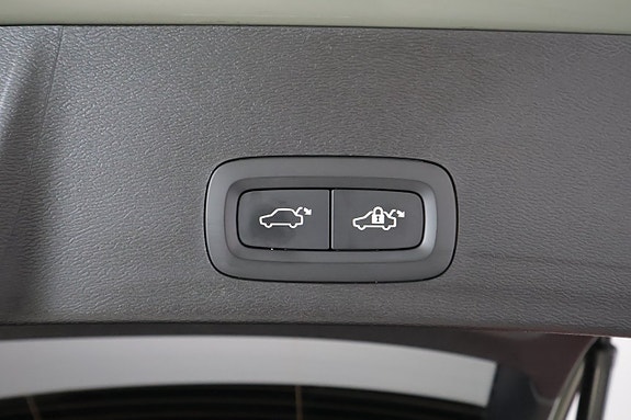Volvo XC40 30 of 30