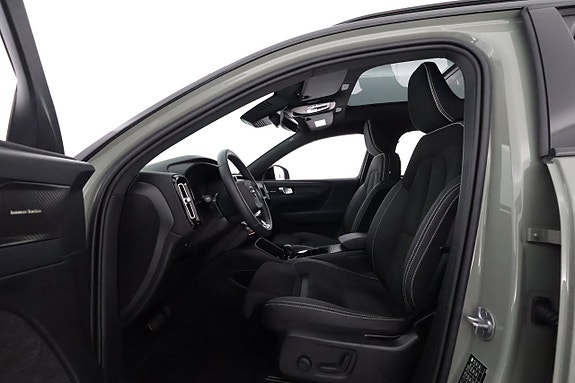Volvo XC40 11 of 30