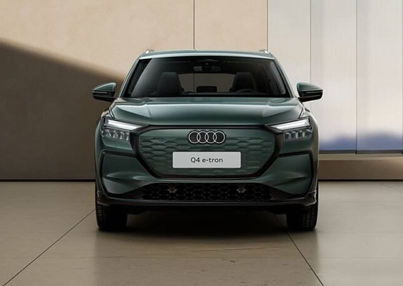 Audi Q4 e-tron 4 of 5