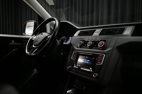 Volkswagen Caddy Maxi 26 of 27