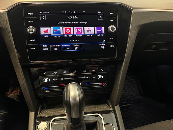 Volkswagen Passat Alltrack 9 of 11