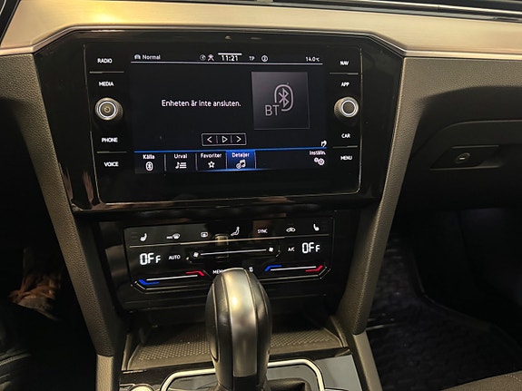 Volkswagen Passat Alltrack 8 of 11