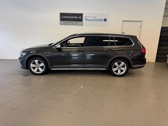 Volkswagen Passat Alltrack 11 of 11