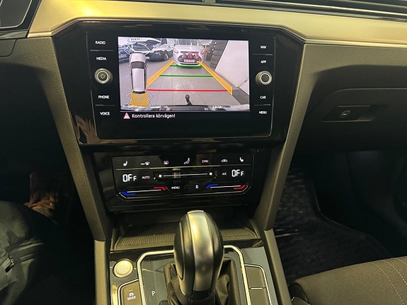 Volkswagen Passat Alltrack 7 of 11