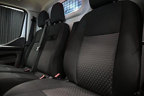Ford Transit Custom 17 of 27