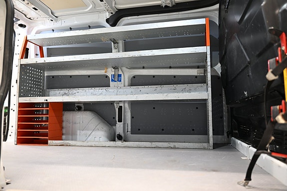 Ford Transit Custom 9 of 27