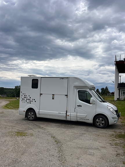 Renault Master 2 of 2