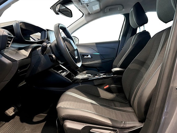 Peugeot e-208 4 of 5